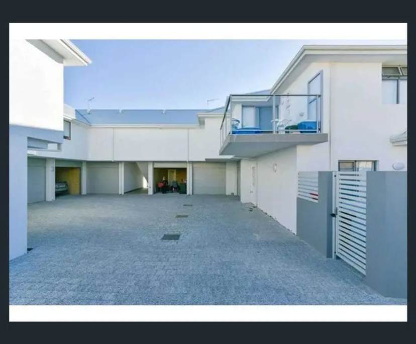 Furnished room with ensuite in a flatshare