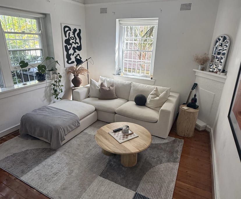 Whole property with 1 room for rent