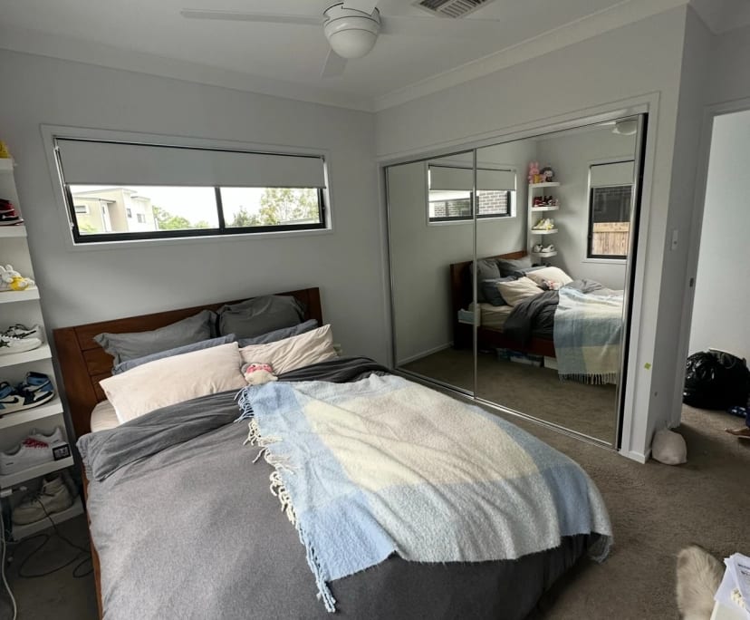 Unfurnished room in a share house