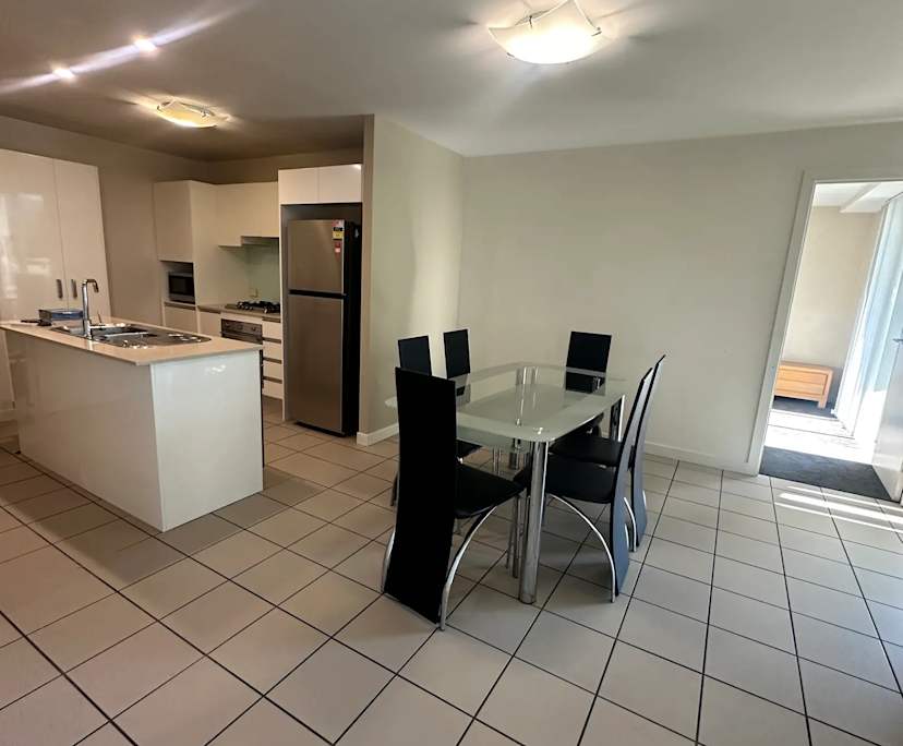 $475, Flatshare, 3 bathrooms, Brisbane City QLD 4000