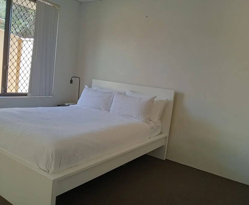 $300, Share-house, 6 bathrooms, Saint James WA 6102