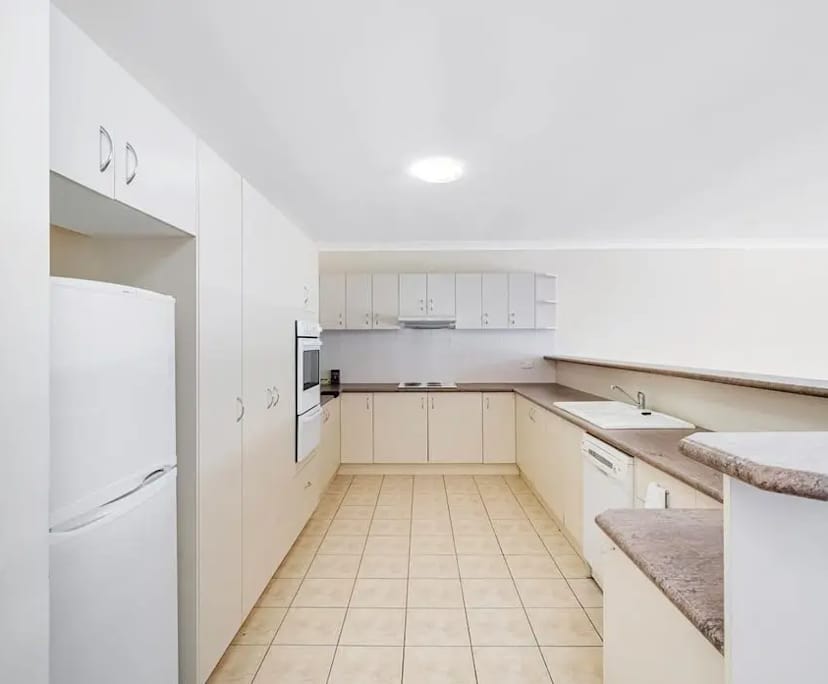 $395, Flatshare, 4 bathrooms, Currumbin Waters QLD 4223