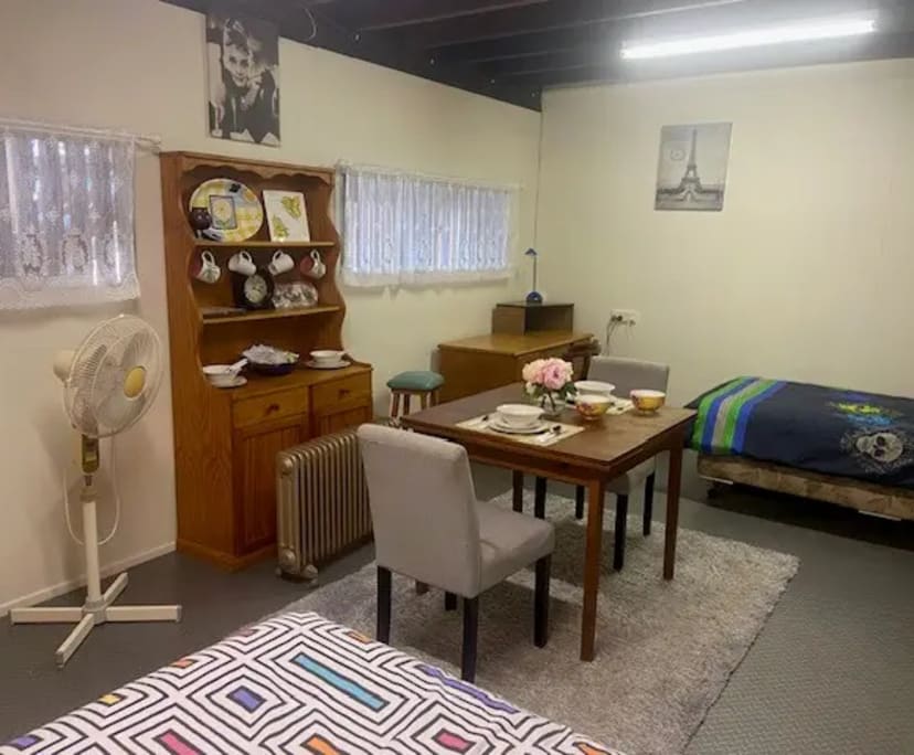 $195, Homestay, 5 bathrooms, Laidley QLD 4341