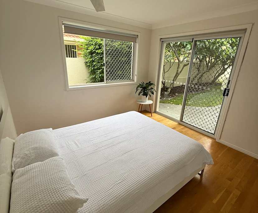 $425, Share-house, 3 bathrooms, Clear Island Waters QLD 4226