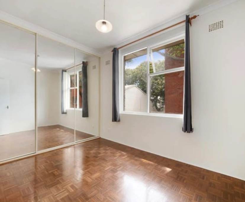 Room in a share house