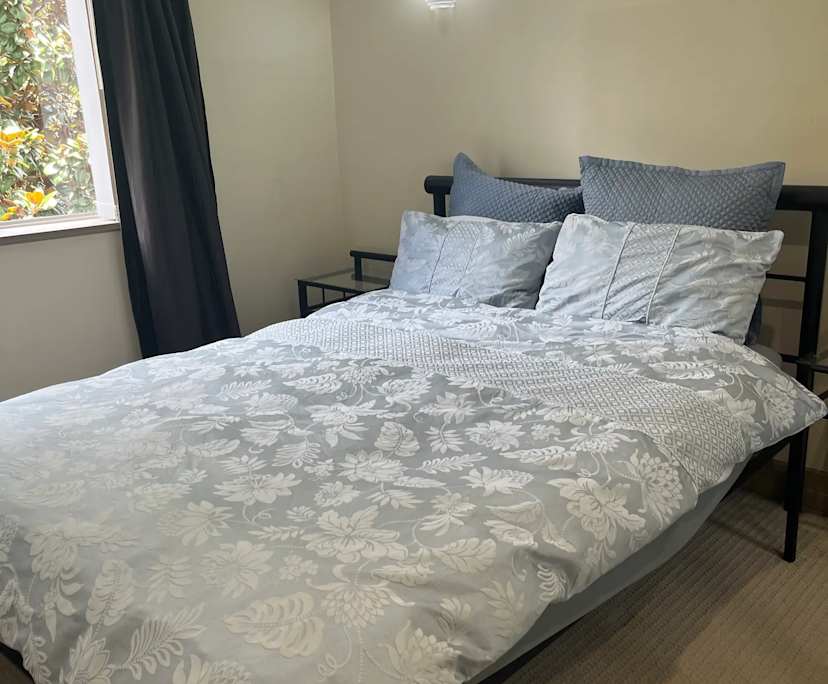 $350, Flatshare, 3 bathrooms, Arundel QLD 4214