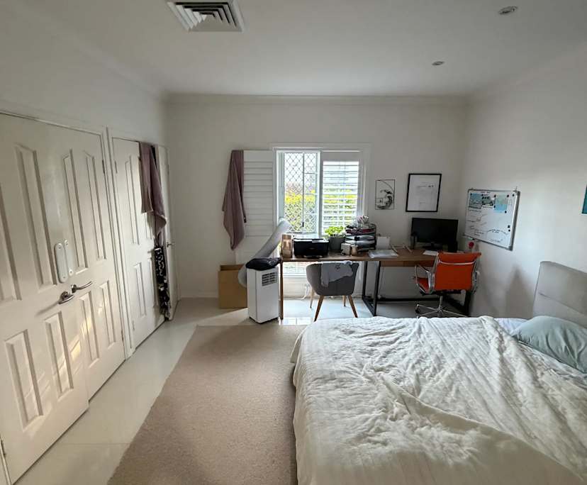 Furnished room with own bathroom