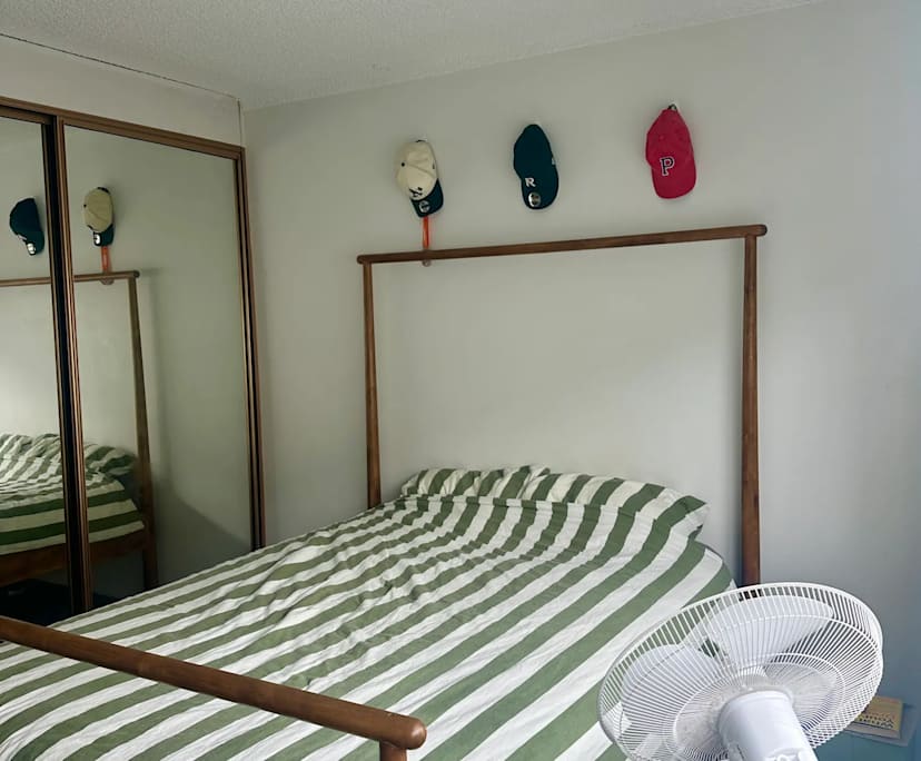 Furnished room in a flatshare