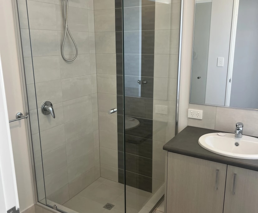 $250, Share-house, 4 bathrooms, Bennett Springs WA 6063