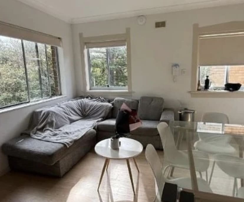 Furnished room in a flatshare