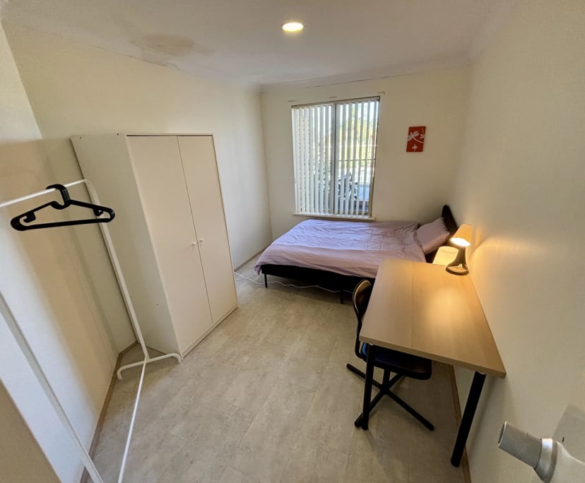 Room for Rent in Booragoon, Perth 315, Furnished,...