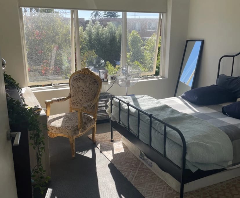 Unfurnished room in a flatshare