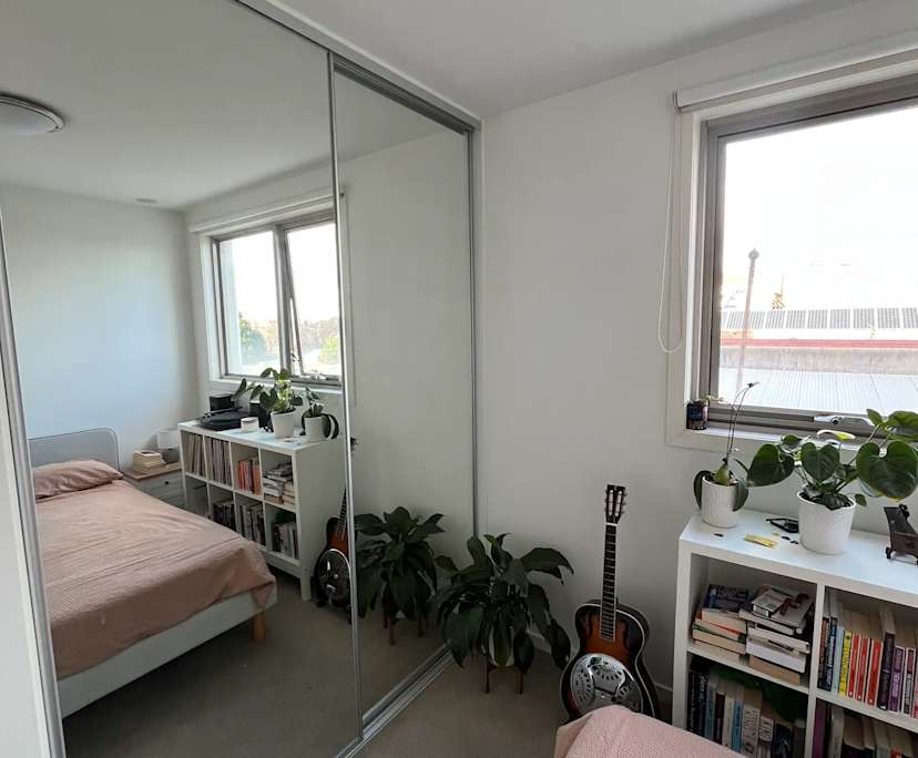 Unfurnished room with ensuite in a flatshare