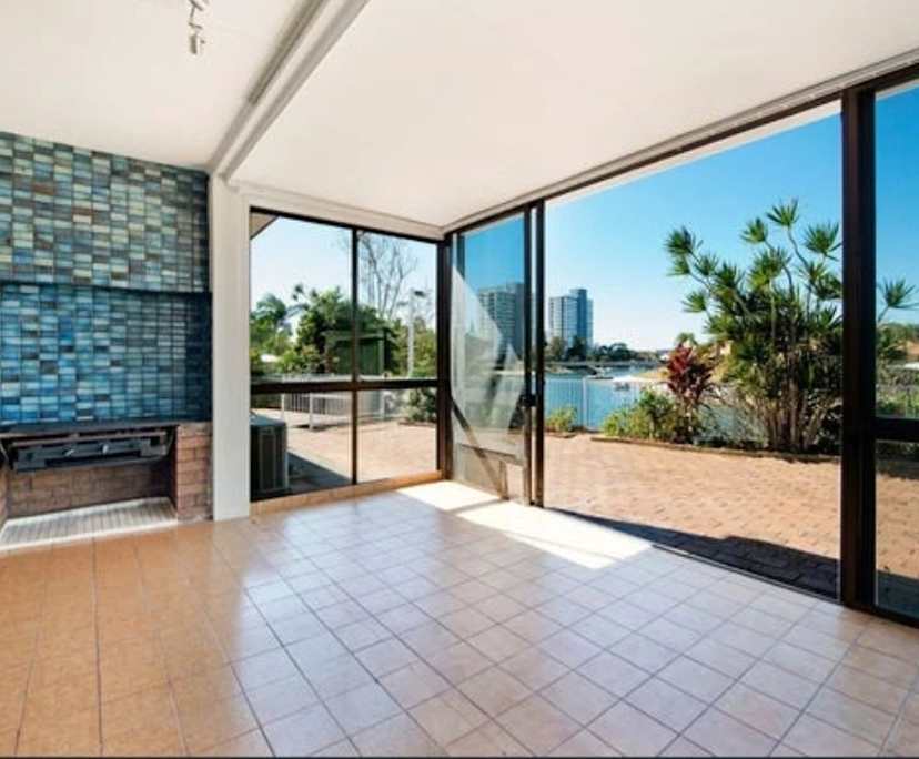 $325, Share-house, 4 bathrooms, Mermaid Waters QLD 4218