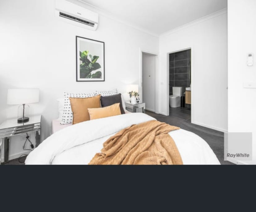 Room with ensuite in a share house