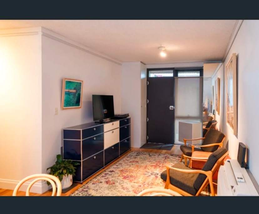 $520, 1-bed, 1 bathroom, Port Melbourne VIC 3207