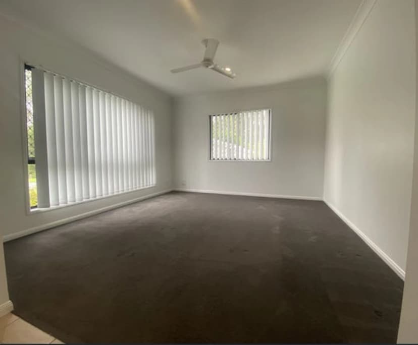 $330, Share-house, 4 bathrooms, Mudgeeraba QLD 4213