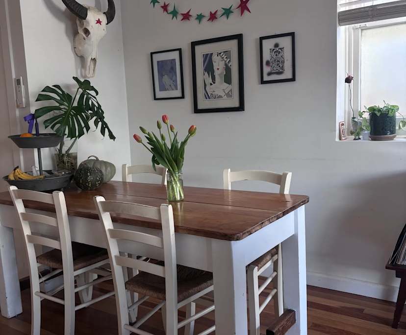 Room in a share house