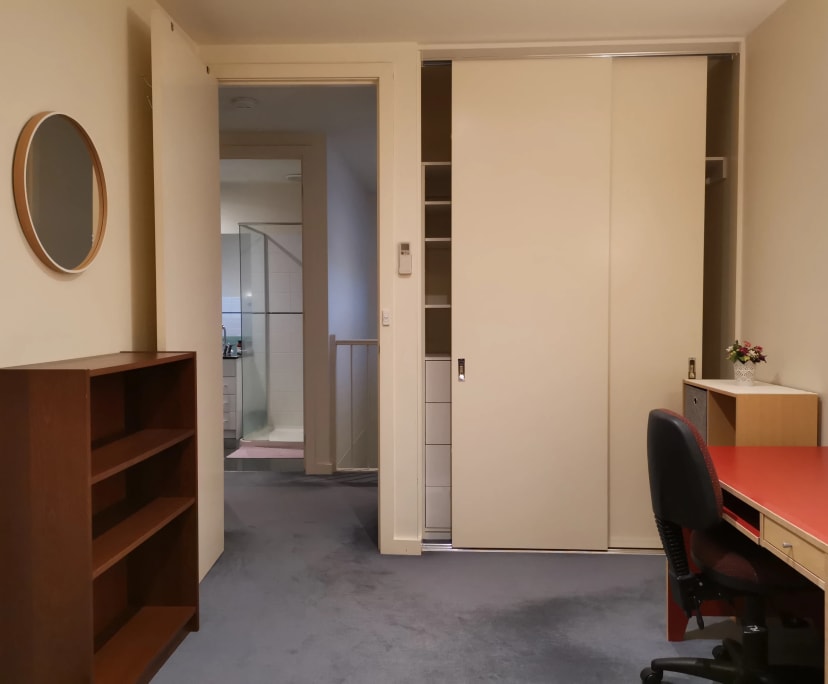 Furnished room in a flatshare