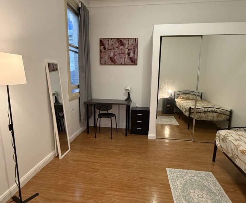 Furnished room in a flatshare