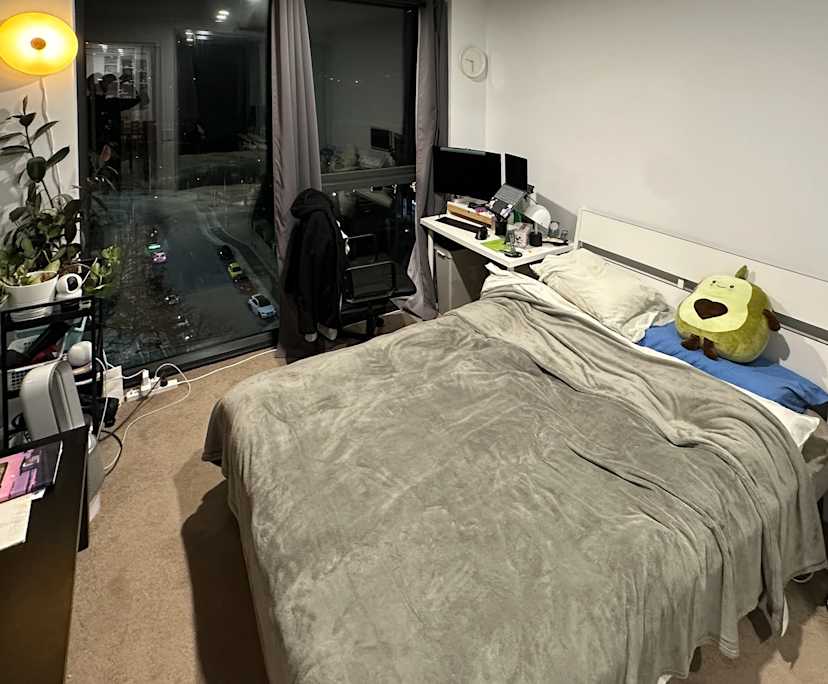 Furnished room with own bathroom