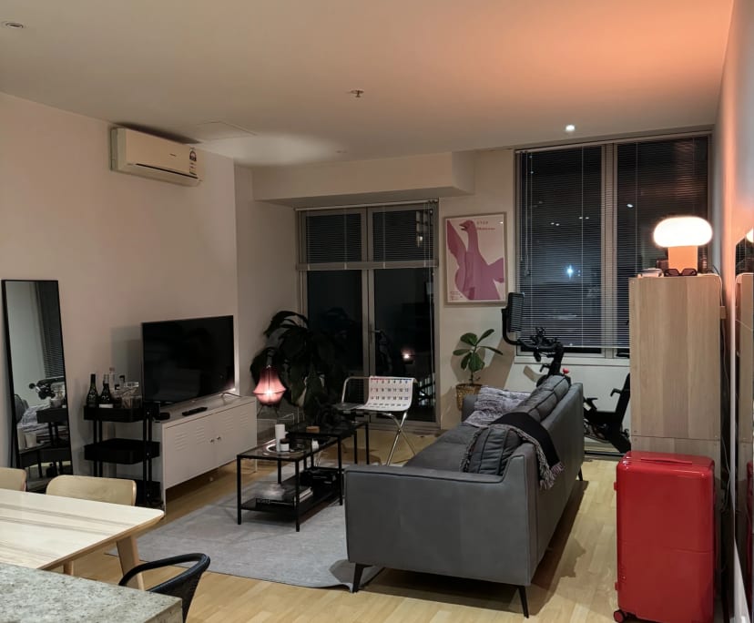 Furnished room in a flatshare