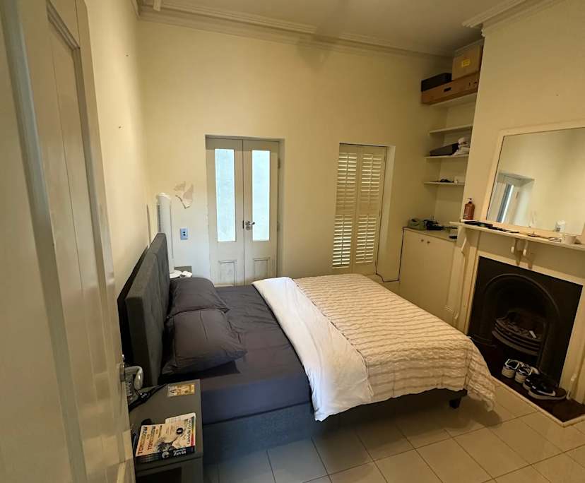 Furnished room in a share house