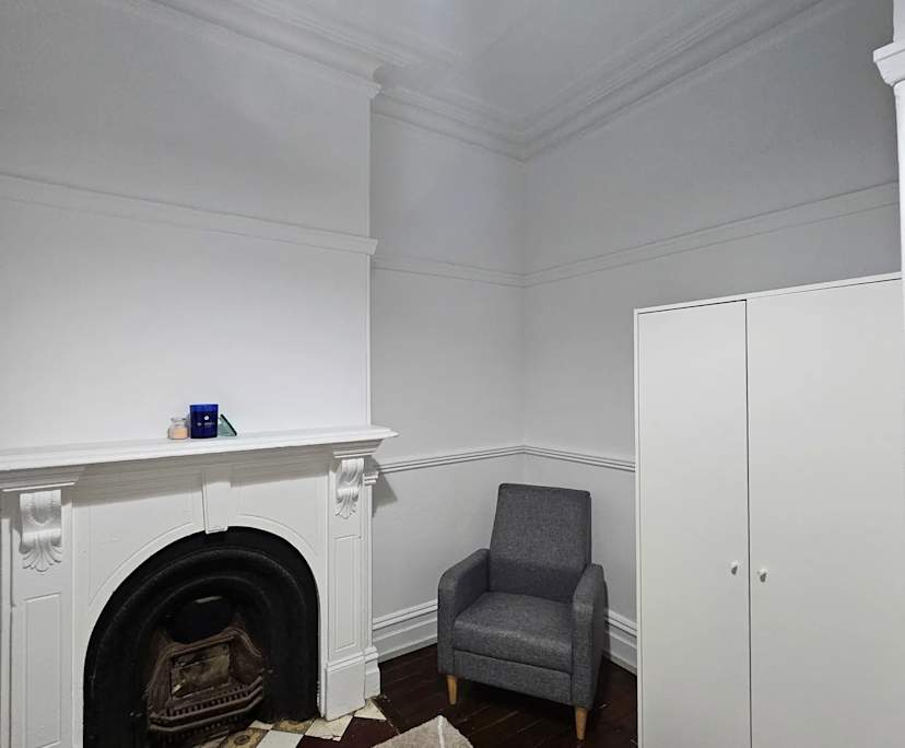 $825, Whole-property, 2 bathrooms, Newtown NSW 2042