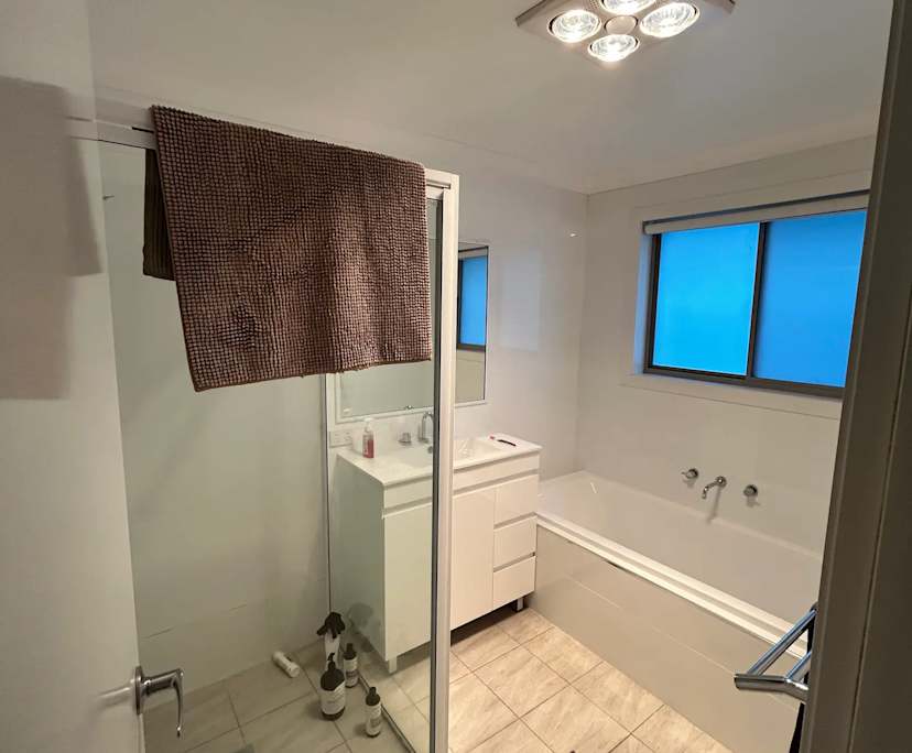 $285, Share-house, 3 bathrooms, Orange NSW 2800