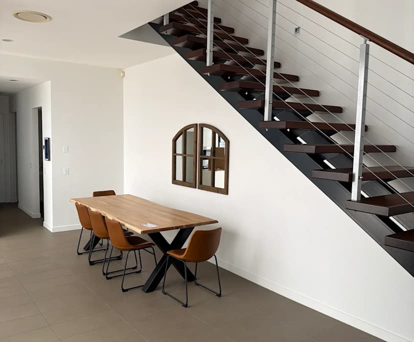 $350, Share-house, 4 bathrooms, Paradise Point QLD 4216