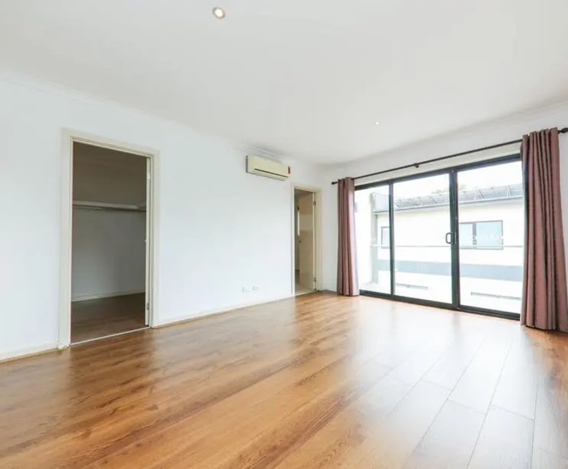 Room with ensuite in a share house