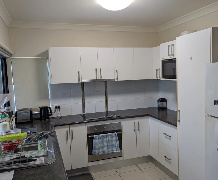 Room for Rent in White Rock, Cairns 250, Furnishe...