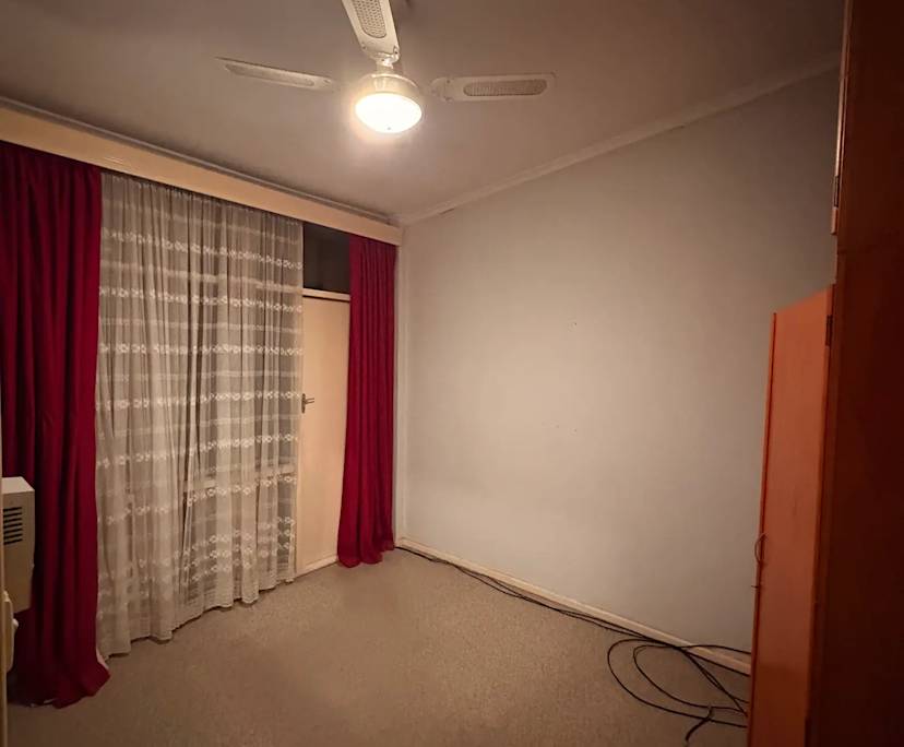 Unfurnished room in a share house