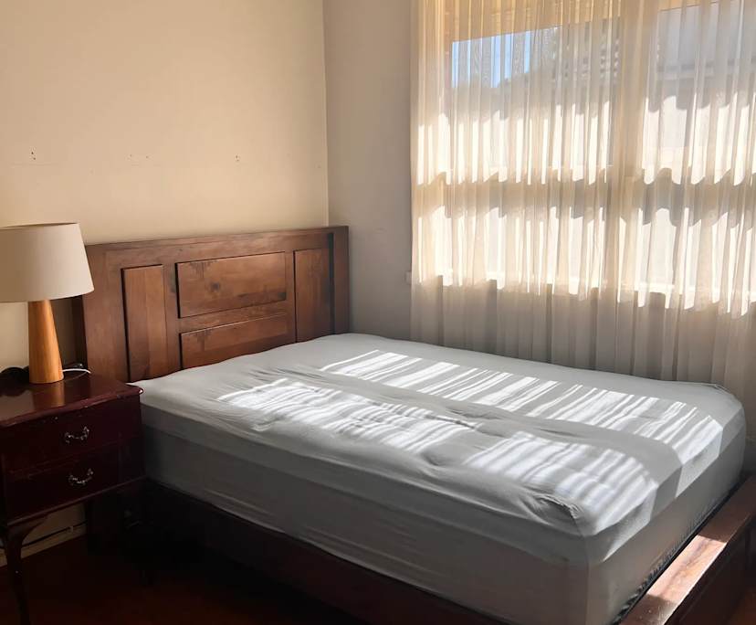 Room in a share house