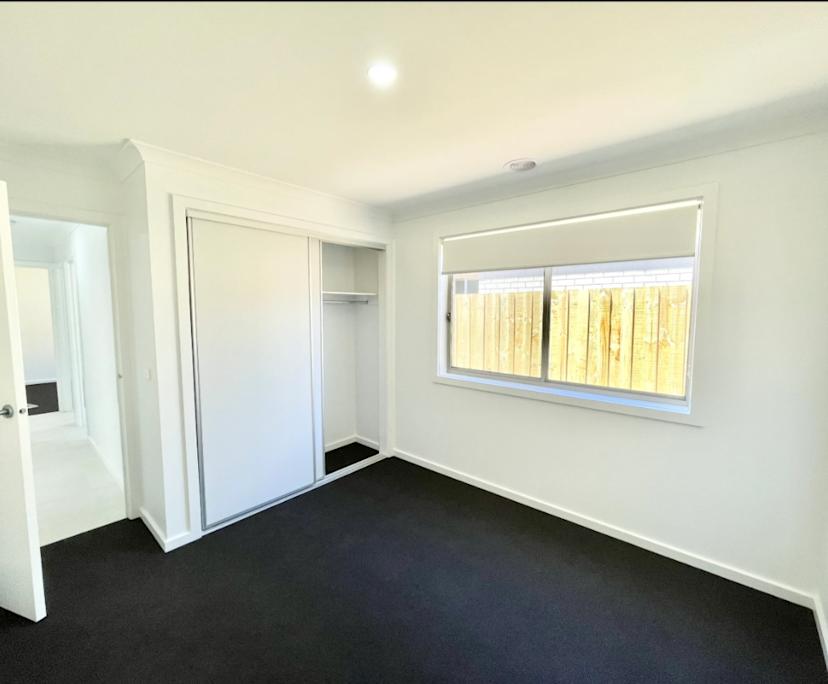 $180, Share-house, 3 rooms, Deanside VIC 3335, Deanside VIC 3335