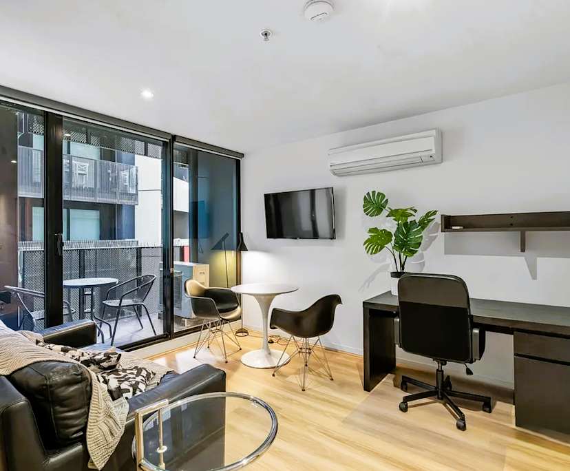 Furnished room in a share house