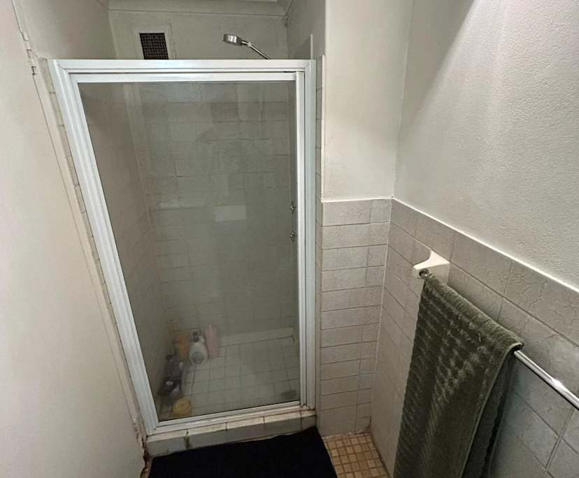 Whole property with 2 rooms for rent
