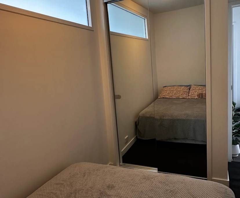 Furnished room in a flatshare