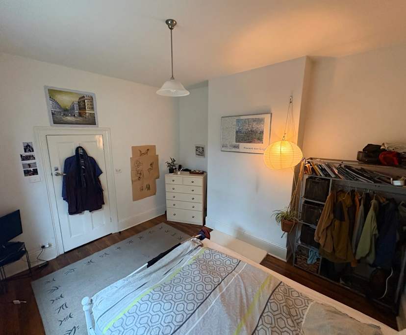 Furnished room in a share house