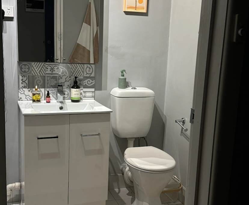 $350, Flatshare, 2 bathrooms, St Kilda VIC 3182