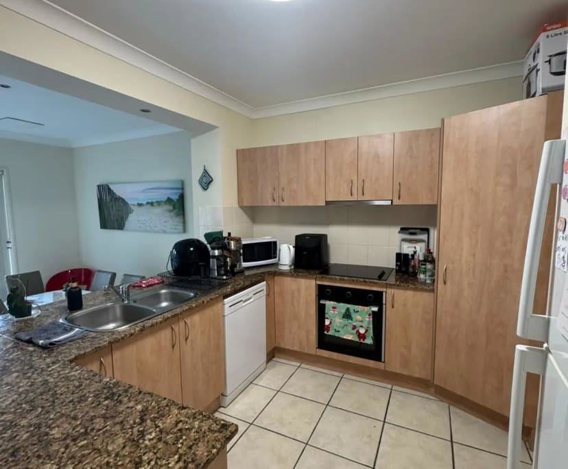 $285, Flatshare, 3 bathrooms, Varsity Lakes QLD 4227