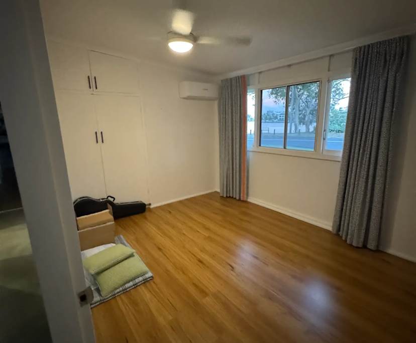 $325, Share-house, 3 bathrooms, Southport QLD 4215