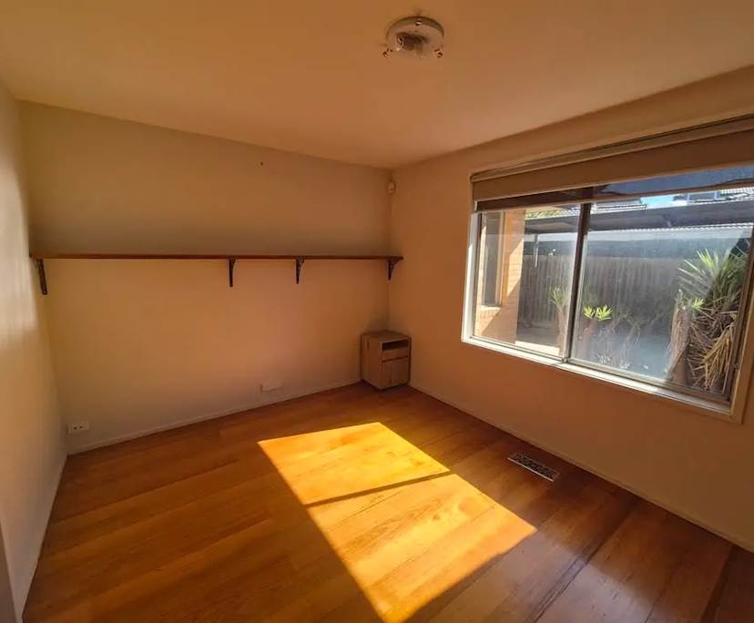 Room in a share house