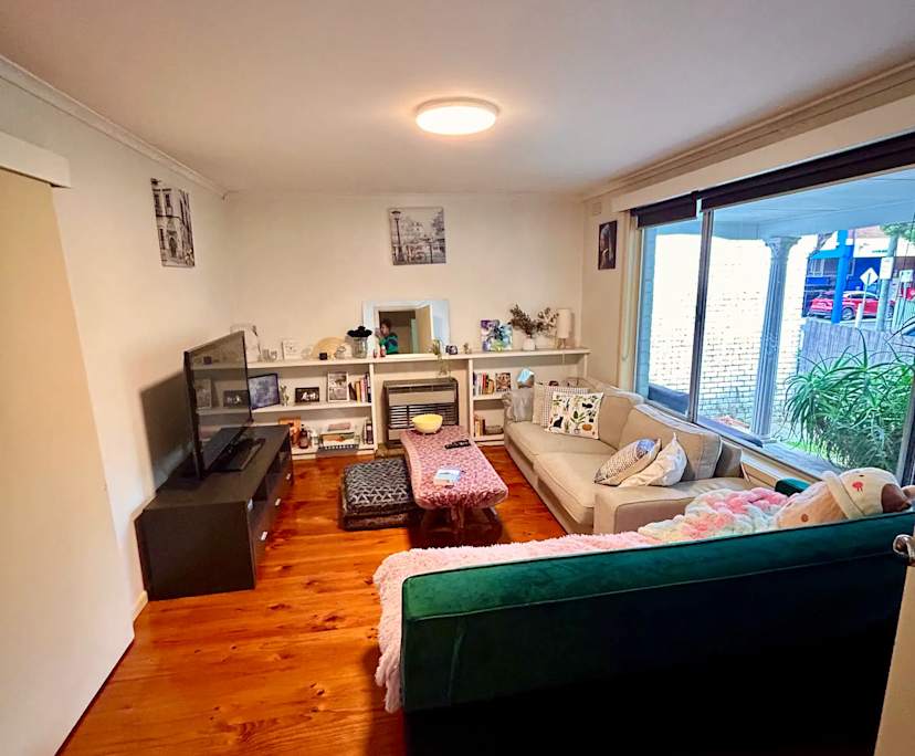 Room in a share house