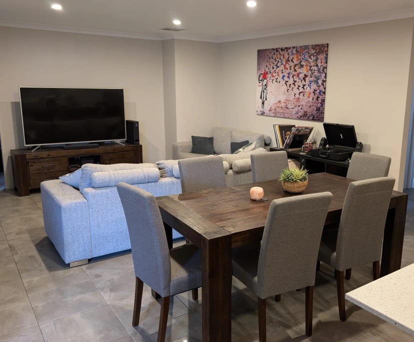 Room for Rent in Dayton, Perth 300, Flexible with...