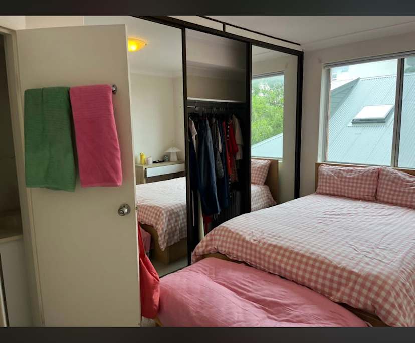 Furnished room with ensuite in a flatshare