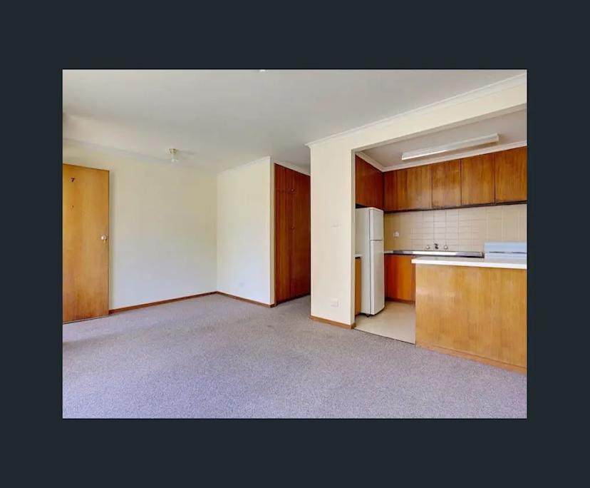 Unfurnished room in a flatshare