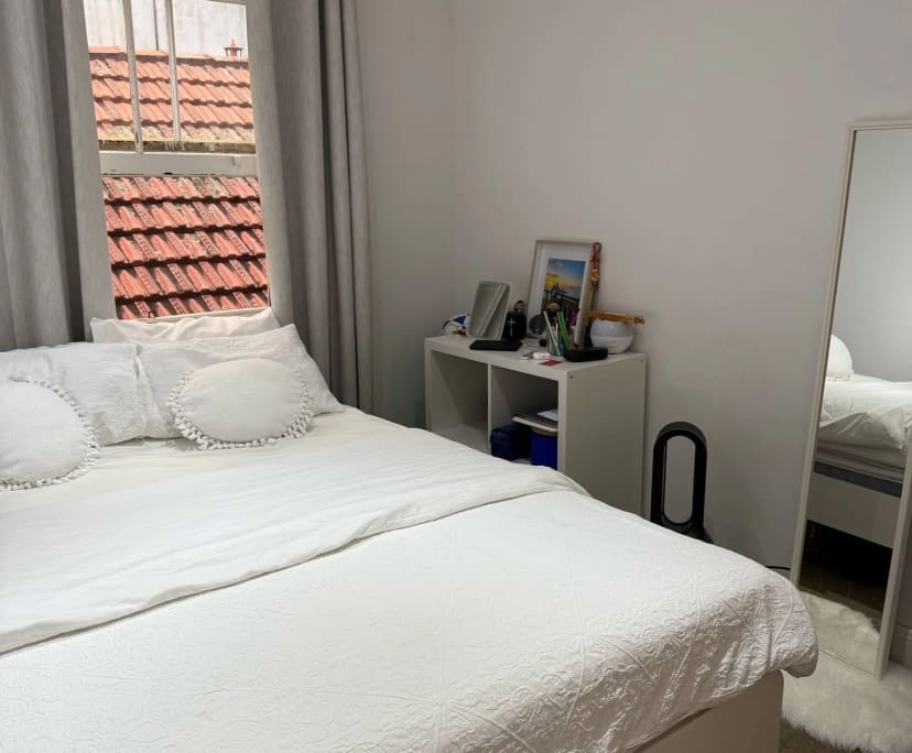 Unfurnished room in a flatshare