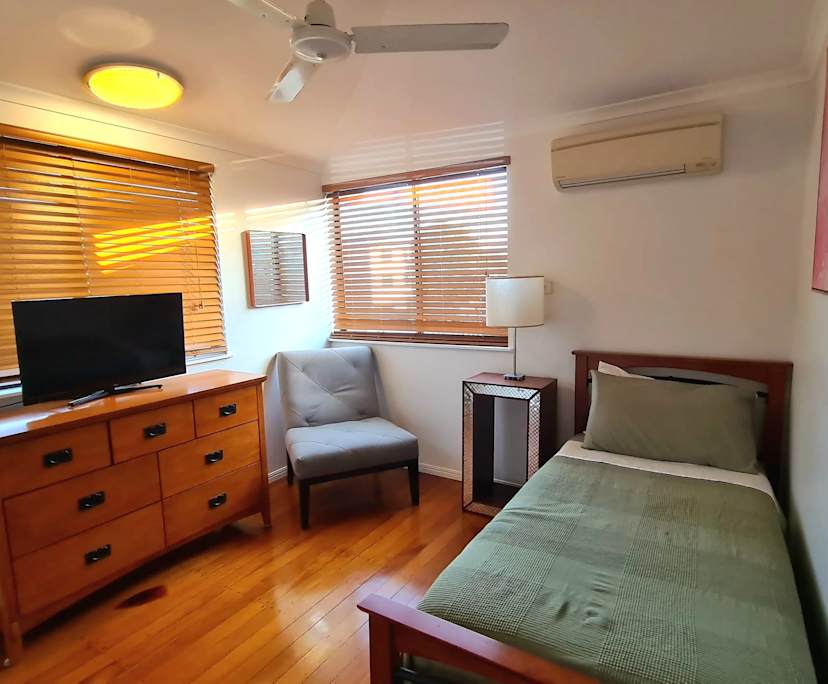 $300, Share-house, 5 bathrooms, Parramatta Park QLD 4870