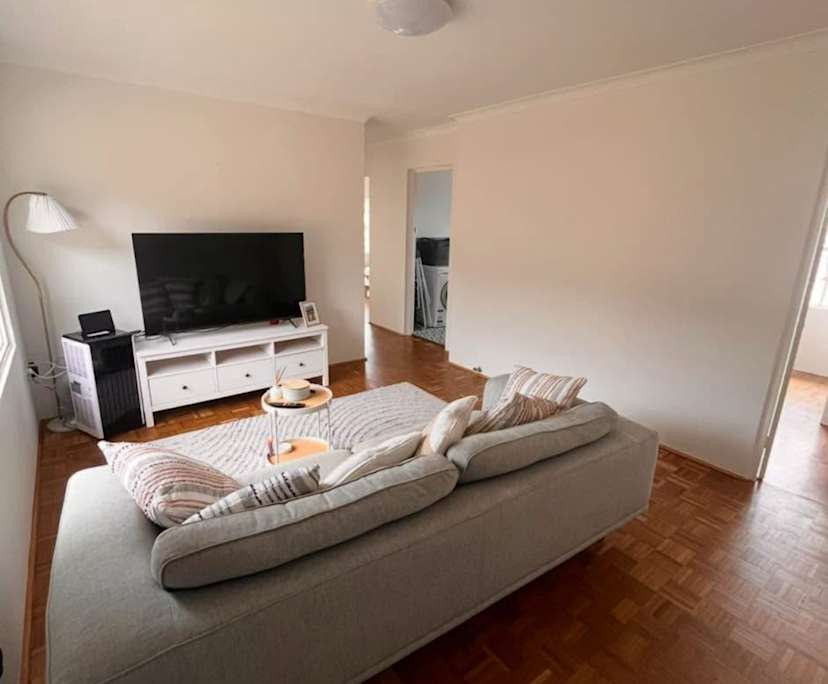 Furnished room in a flatshare